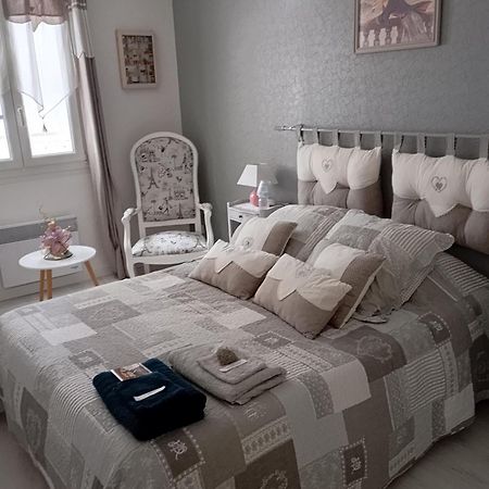 La Maison Rose 2 Chambres Avec Lit Pour 2 Personnes Et 2 Salles De Bains Nevers Eksteriør billede